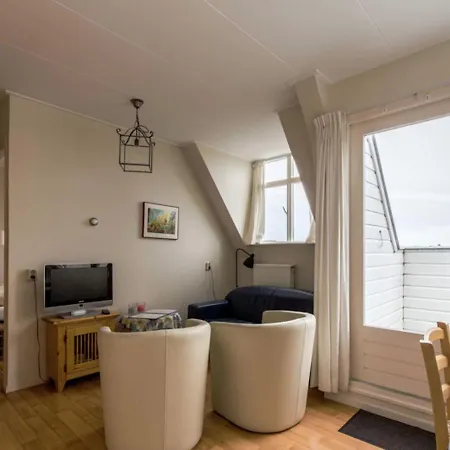 Family Flat On Large Estate Near Beach * Bergen aan Zee