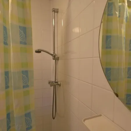 Family Flat On Large Estate Near Beach *