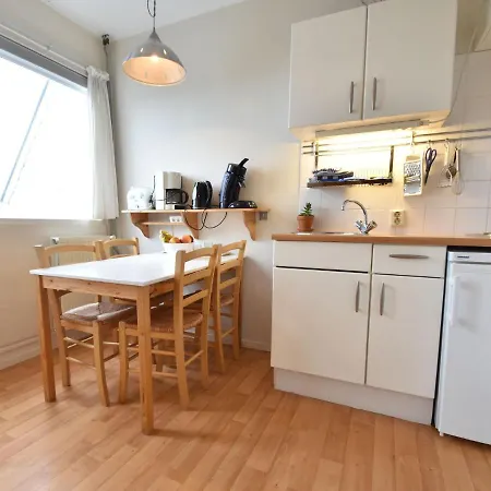 Family Flat On Large Estate Near Beach Lägenhet