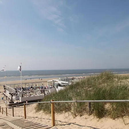 Family Flat On Large Estate Near Beach Lägenhet