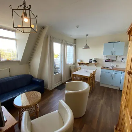 Family Flat On Large Estate Near Beach